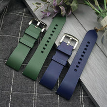 Load image into Gallery viewer, Max Quick Release FKM Rubber Watch Strap Green